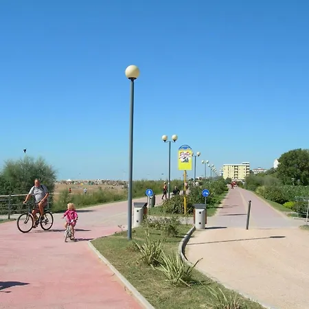 Ferienhaus Fuer 7 Personen Ca 47 Qm In Bibione, Adriakueste Italien Und Umgebung *